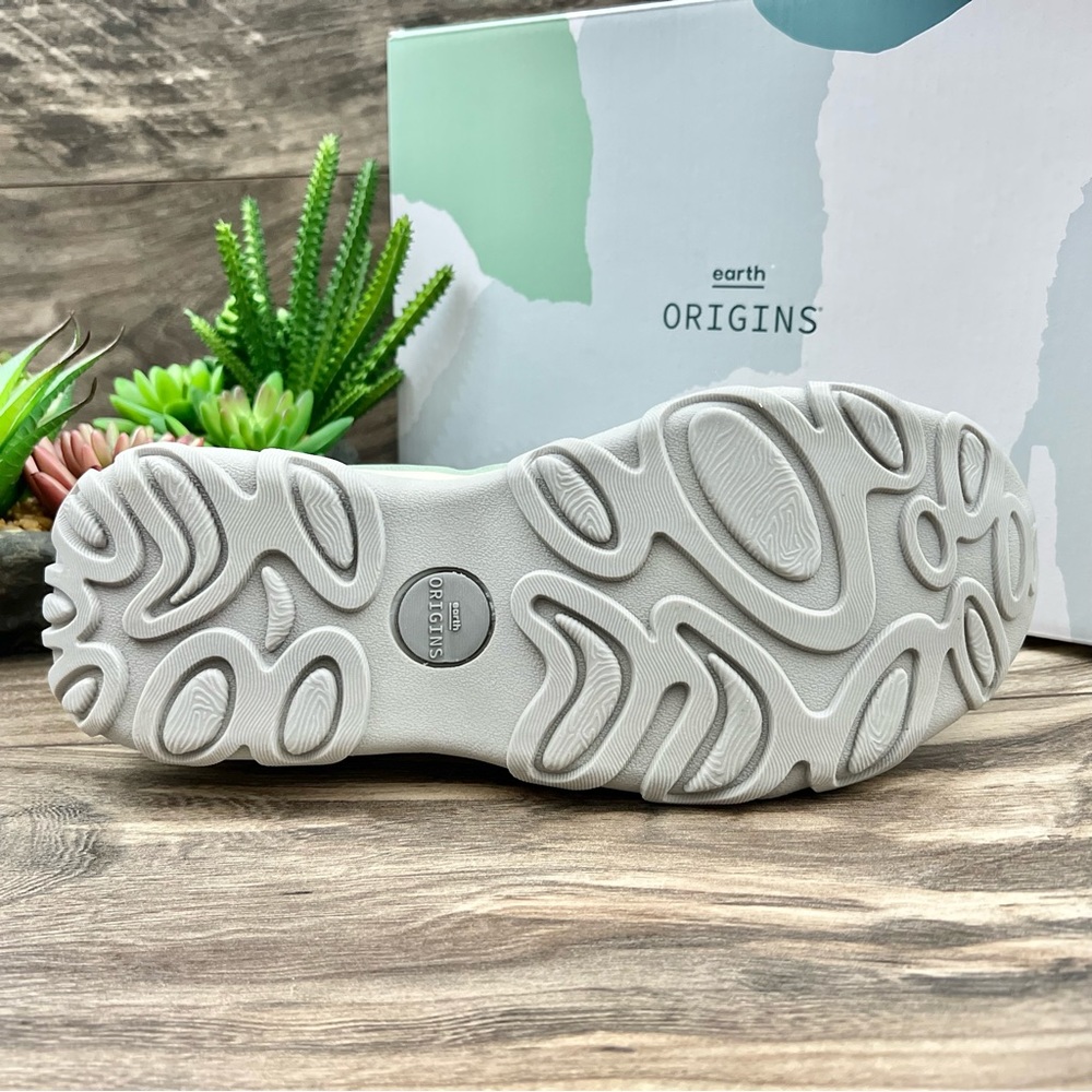 NIB Earth Origins Tanvi 7.5W 8.5W WIDE Knit Trail Slip On Sneaker Dusty Green - Picture 9 of 12